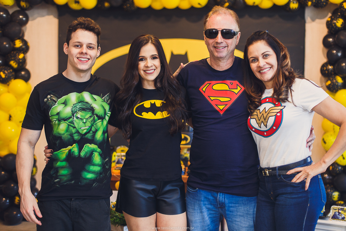 festa do Vitor, na brinquedoteca Na Brinca, tema do Batman, festa de menino, 4 anos, fotografia de festa infantil em Vitória ES, Tássila Costa ES, 