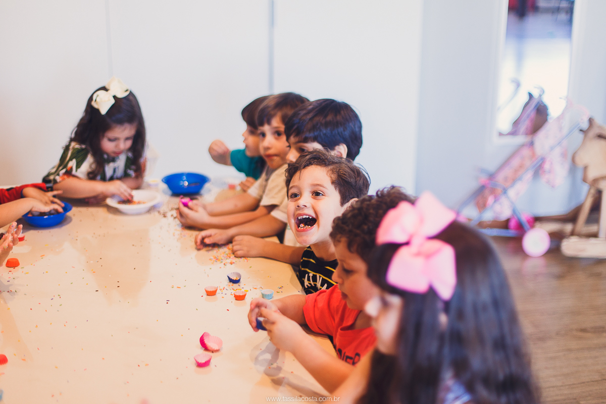 festa do Vitor, na brinquedoteca Na Brinca, tema do Batman, festa de menino, 4 anos, fotografia de festa infantil em Vitória ES, Tássila Costa ES, 