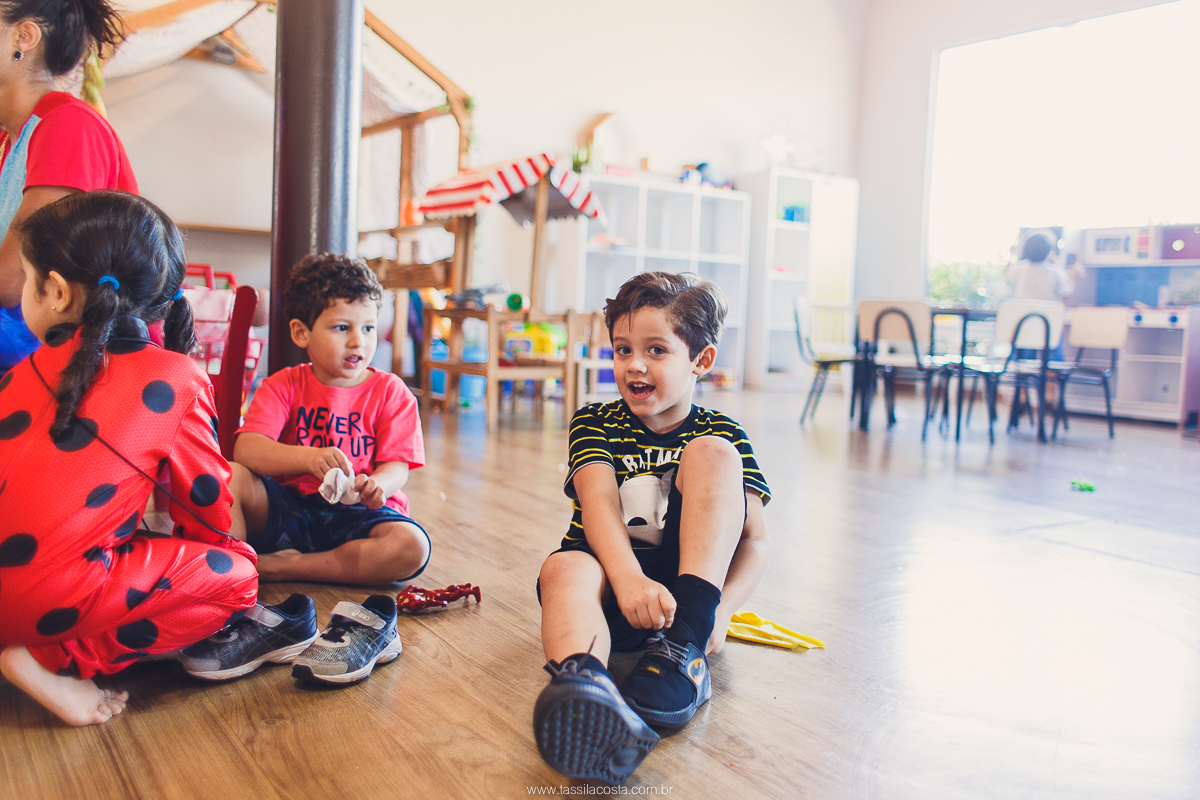 festa do Vitor, na brinquedoteca Na Brinca, tema do Batman, festa de menino, 4 anos, fotografia de festa infantil em Vitória ES, Tássila Costa ES, 