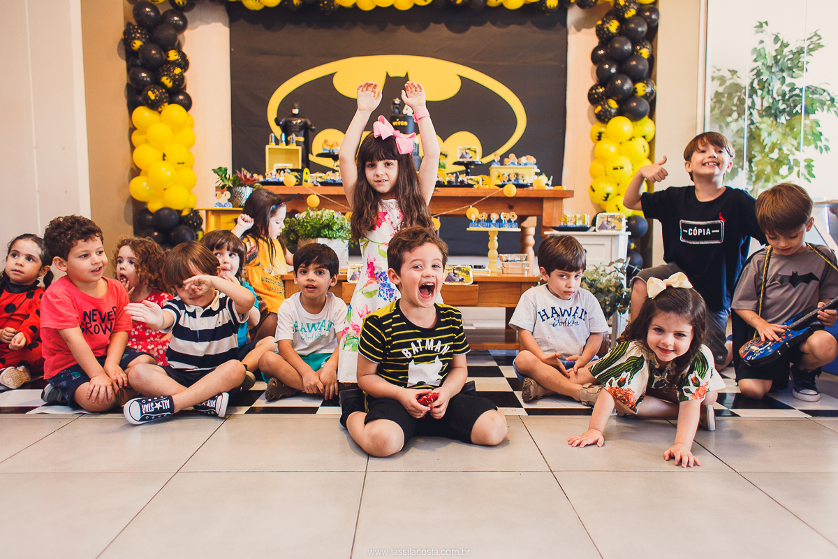 festa do Vitor, na brinquedoteca Na Brinca, tema do Batman, festa de menino, 4 anos, fotografia de festa infantil em Vitória ES, Tássila Costa ES, 