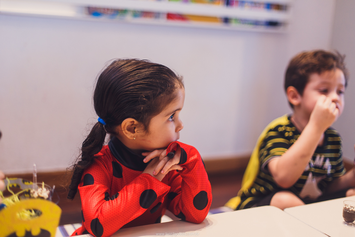 festa do Vitor, na brinquedoteca Na Brinca, tema do Batman, festa de menino, 4 anos, fotografia de festa infantil em Vitória ES, Tássila Costa ES, 