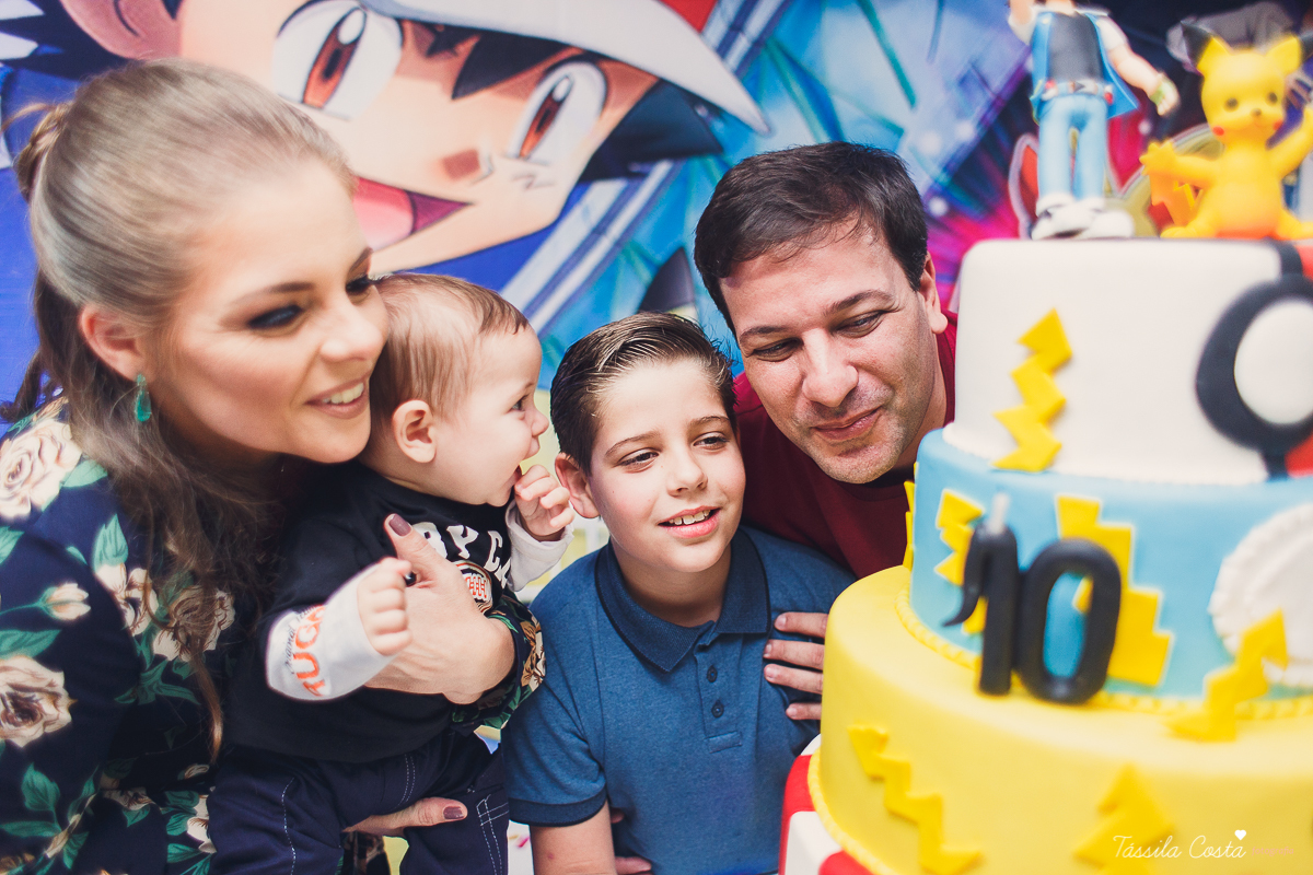 festa de menino, luis henrique 10 anos, festa no tema pokemon, familia linda, cerimonial em Praia de Itaparica, Cerimonial Tindolelê