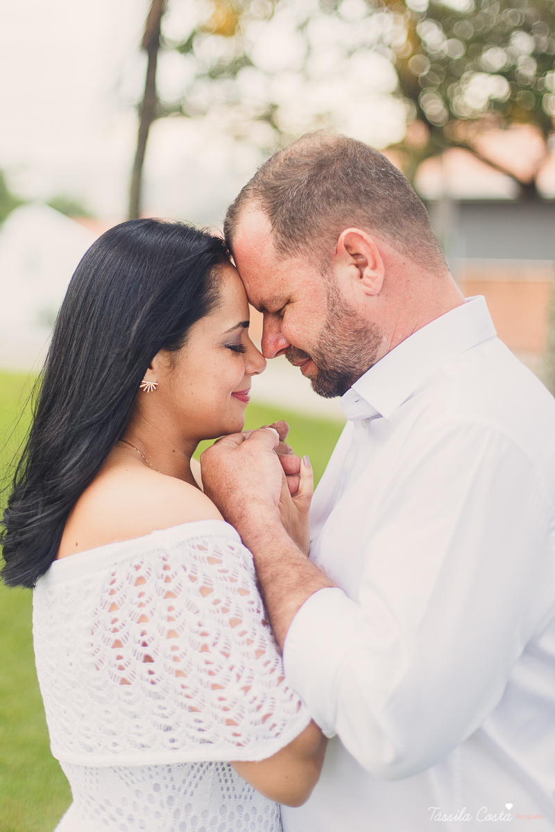 fotos feitas na Ilha do Frade, Vitória ES, Tássila Costa fotografia, removação de votos, ensaio de 20 anos de casamento, fotografia de casamento em vitória es, vix es, noivos lindos, poses para fotos de casal, o que vestir no ensaio fotográfico de casal
