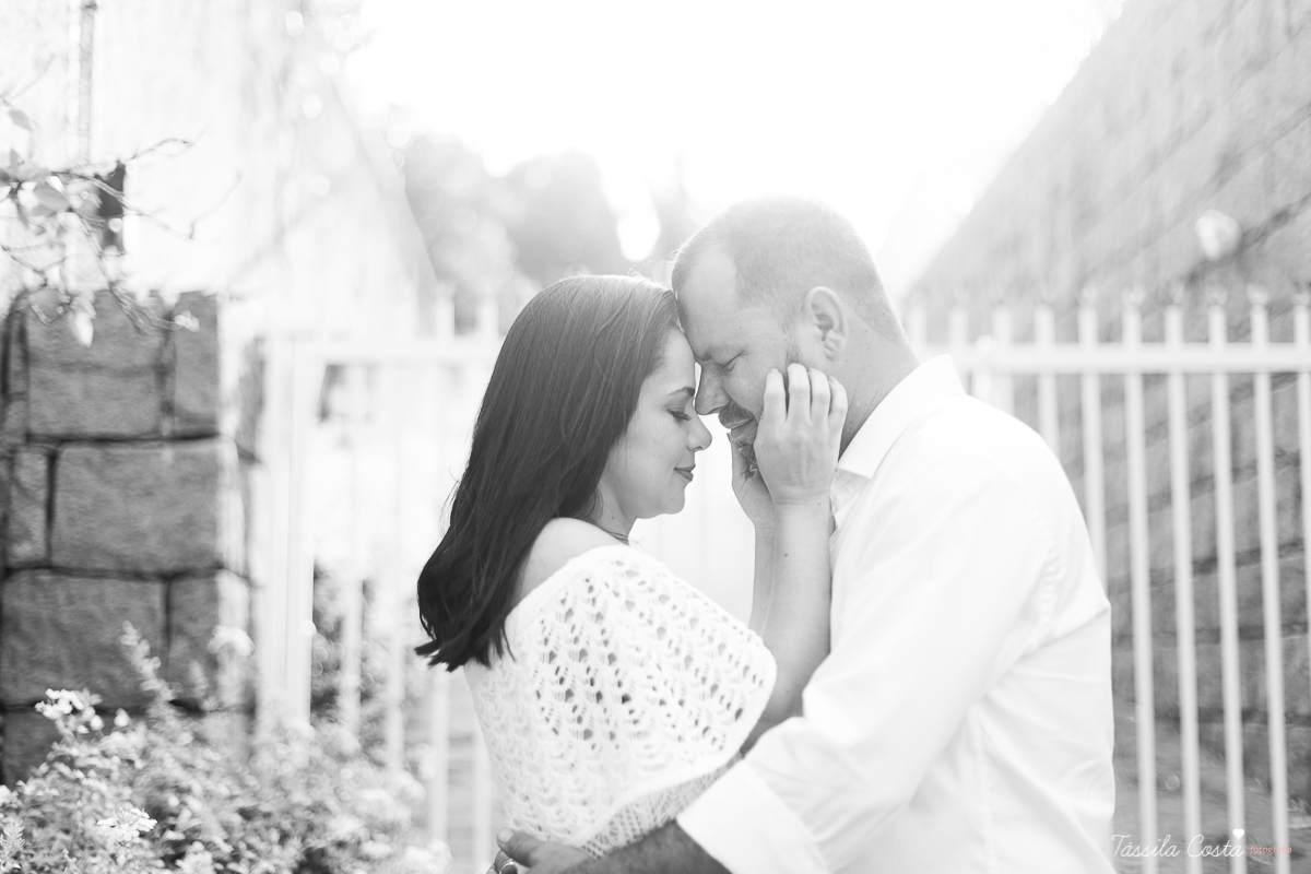 fotos feitas na Ilha do Frade, Vitória ES, Tássila Costa fotografia, removação de votos, ensaio de 20 anos de casamento, fotografia de casamento em vitória es, vix es, noivos lindos, poses para fotos de casal, o que vestir no ensaio fotográfico de casal