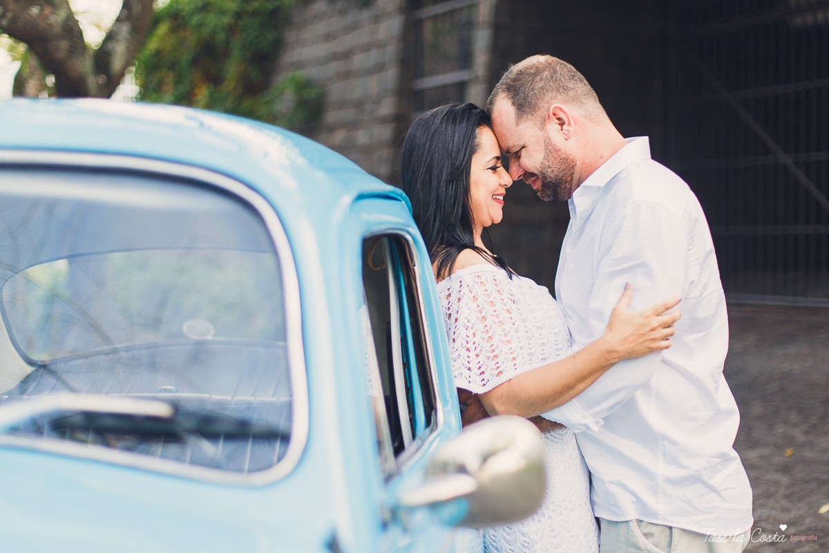 fotos feitas na Ilha do Frade, Vitória ES, Tássila Costa fotografia, removação de votos, ensaio de 20 anos de casamento, fotografia de casamento em vitória es, vix es, noivos lindos, poses para fotos de casal, o que vestir no ensaio fotográfico de casal