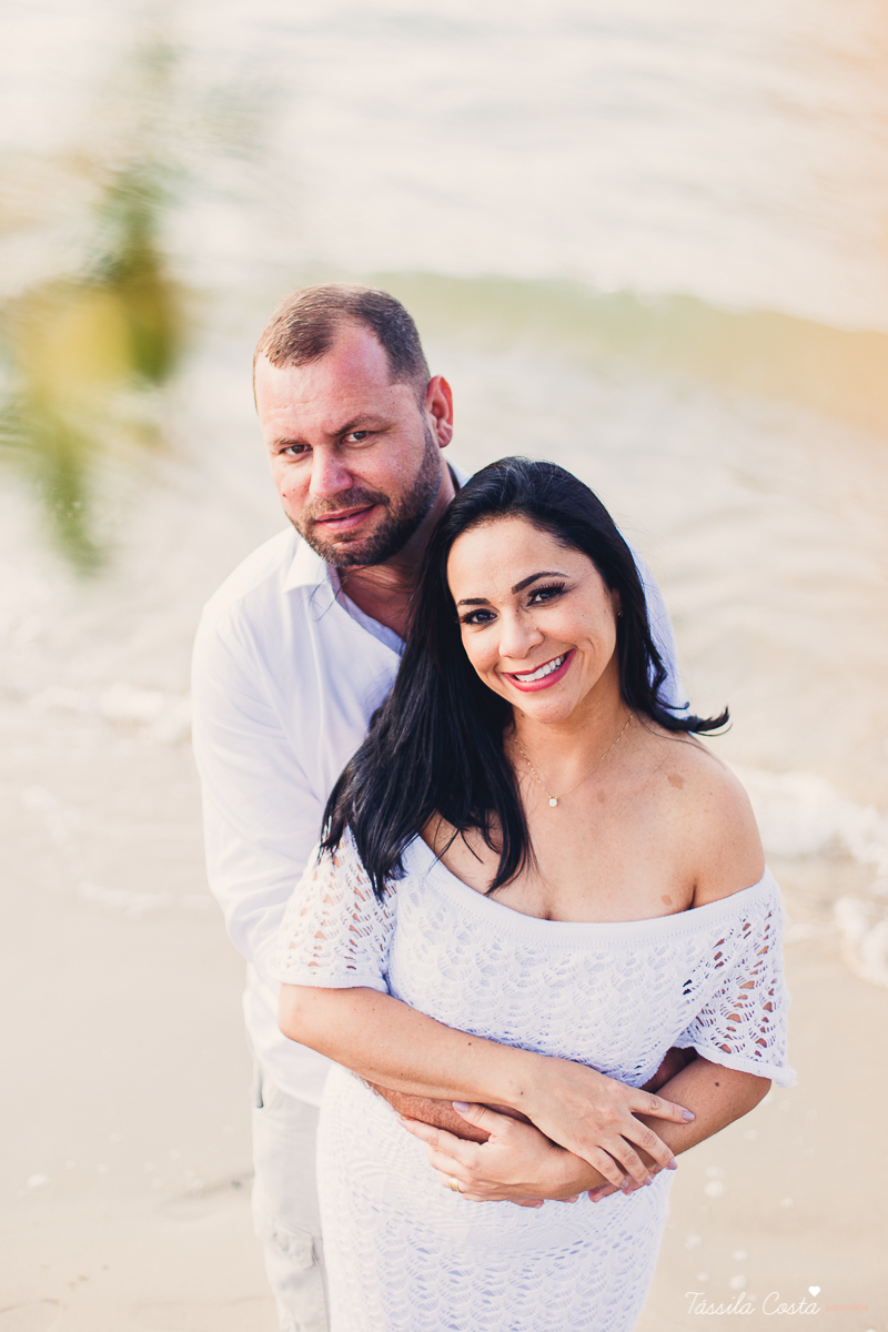 fotos feitas na Ilha do Frade, Vitória ES, Tássila Costa fotografia, removação de votos, ensaio de 20 anos de casamento, fotografia de casamento em vitória es, vix es, noivos lindos, poses para fotos de casal, o que vestir no ensaio fotográfico de casal