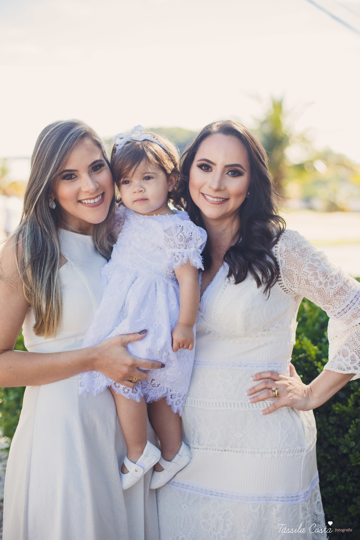Batizado da Maya, na Capela Marítima na Prainha, em Vila Velha - ES, fotos de batizado na Praia da Costa, Maya e família, tássila costa fotografia, fotos de batismo no ES, look lindo para o dia do batismo
