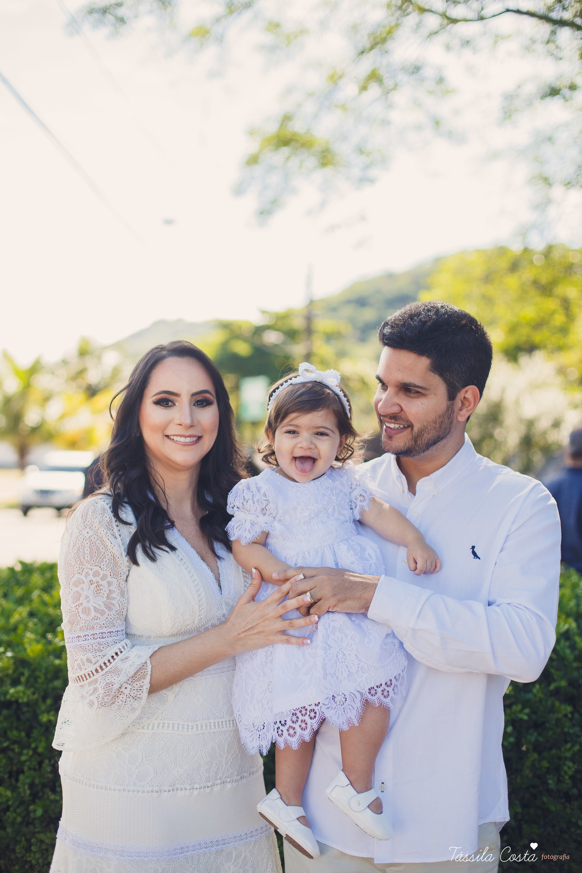 Batizado da Maya, na Capela Marítima na Prainha, em Vila Velha - ES, fotos de batizado na Praia da Costa, Maya e família, tássila costa fotografia, fotos de batismo no ES, look lindo para o dia do batismo