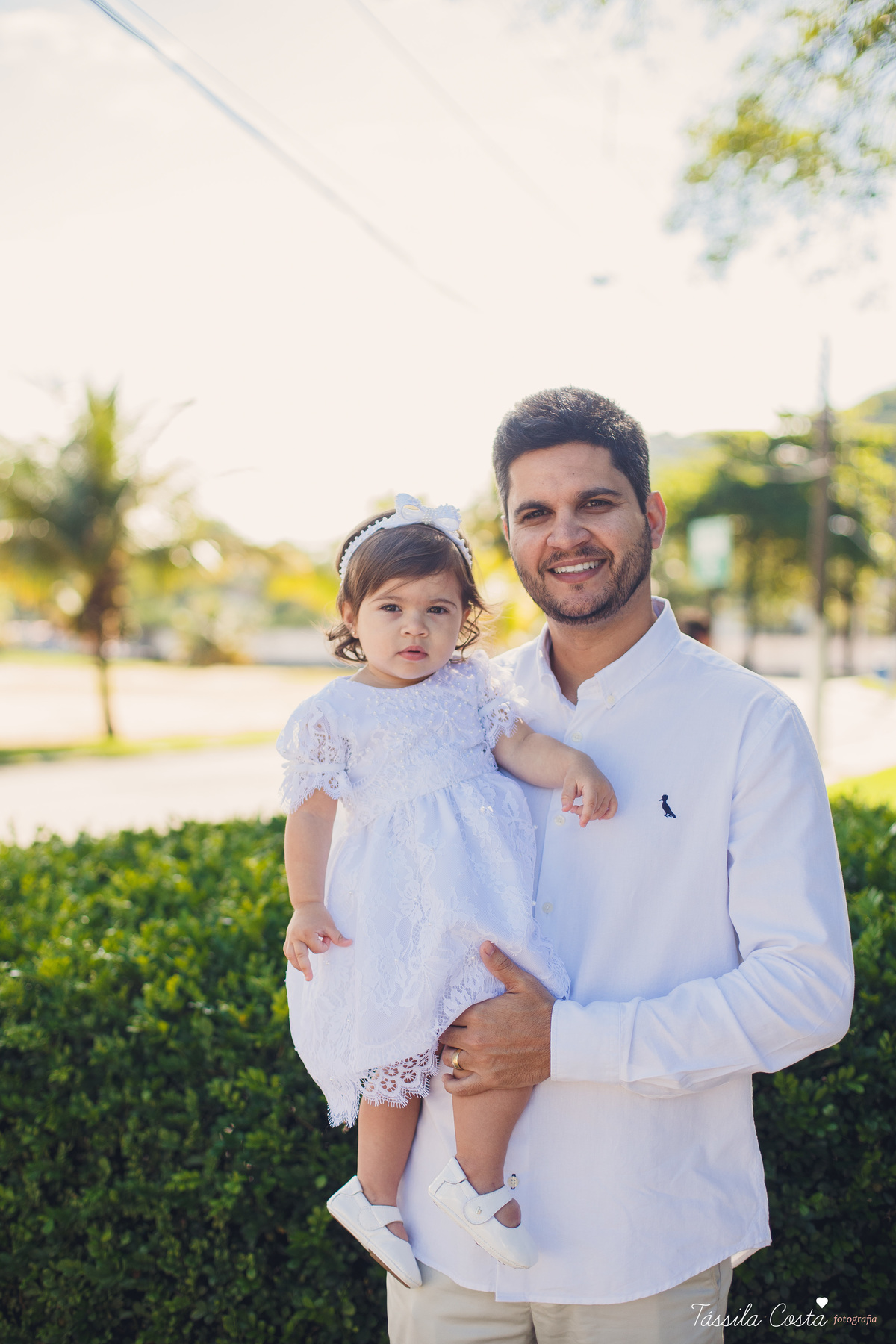 Batizado da Maya, na Capela Marítima na Prainha, em Vila Velha - ES, fotos de batizado na Praia da Costa, Maya e família, tássila costa fotografia, fotos de batismo no ES, look lindo para o dia do batismo