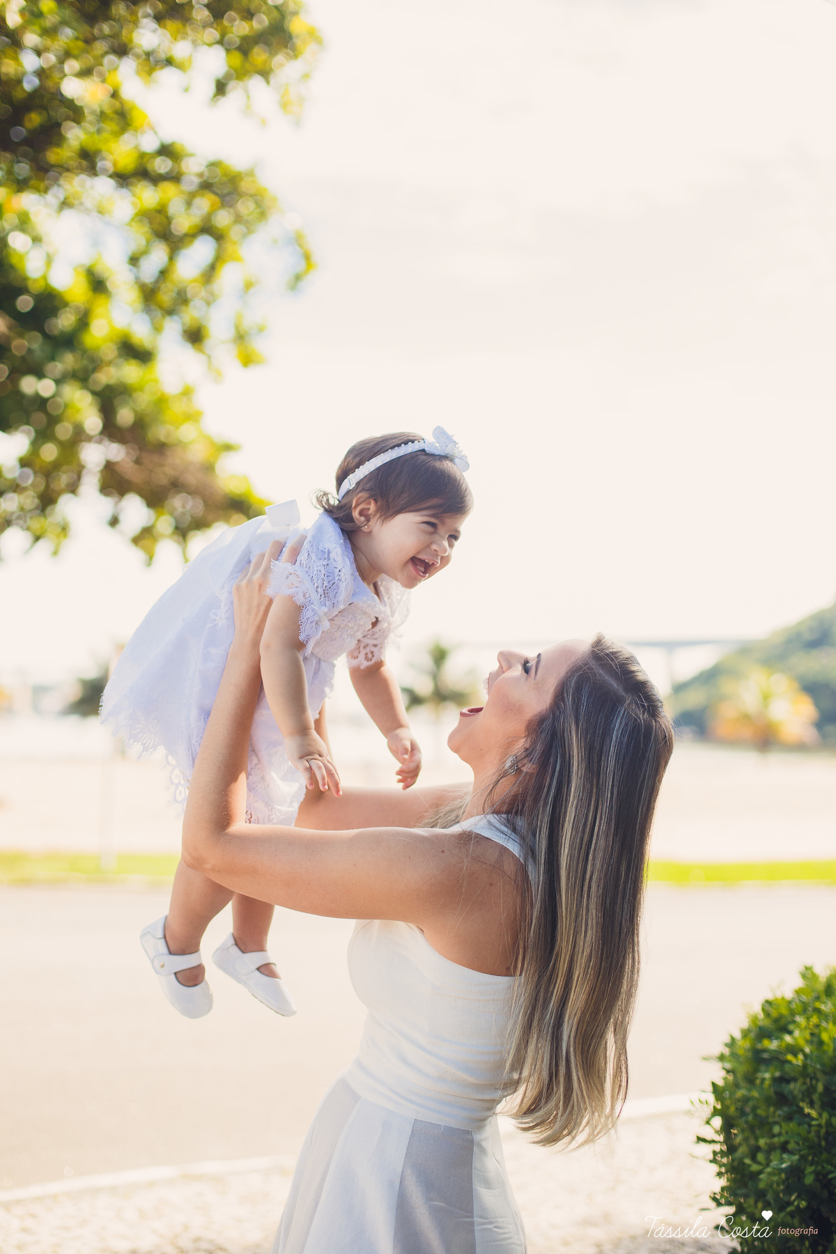 Batizado da Maya, na Capela Marítima na Prainha, em Vila Velha - ES, fotos de batizado na Praia da Costa, Maya e família, tássila costa fotografia, fotos de batismo no ES, look lindo para o dia do batismo