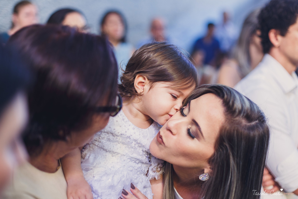 Batizado da Maya, na Capela Marítima na Prainha, em Vila Velha - ES, fotos de batizado na Praia da Costa, Maya e família, tássila costa fotografia, fotos de batismo no ES, look lindo para o dia do batismo