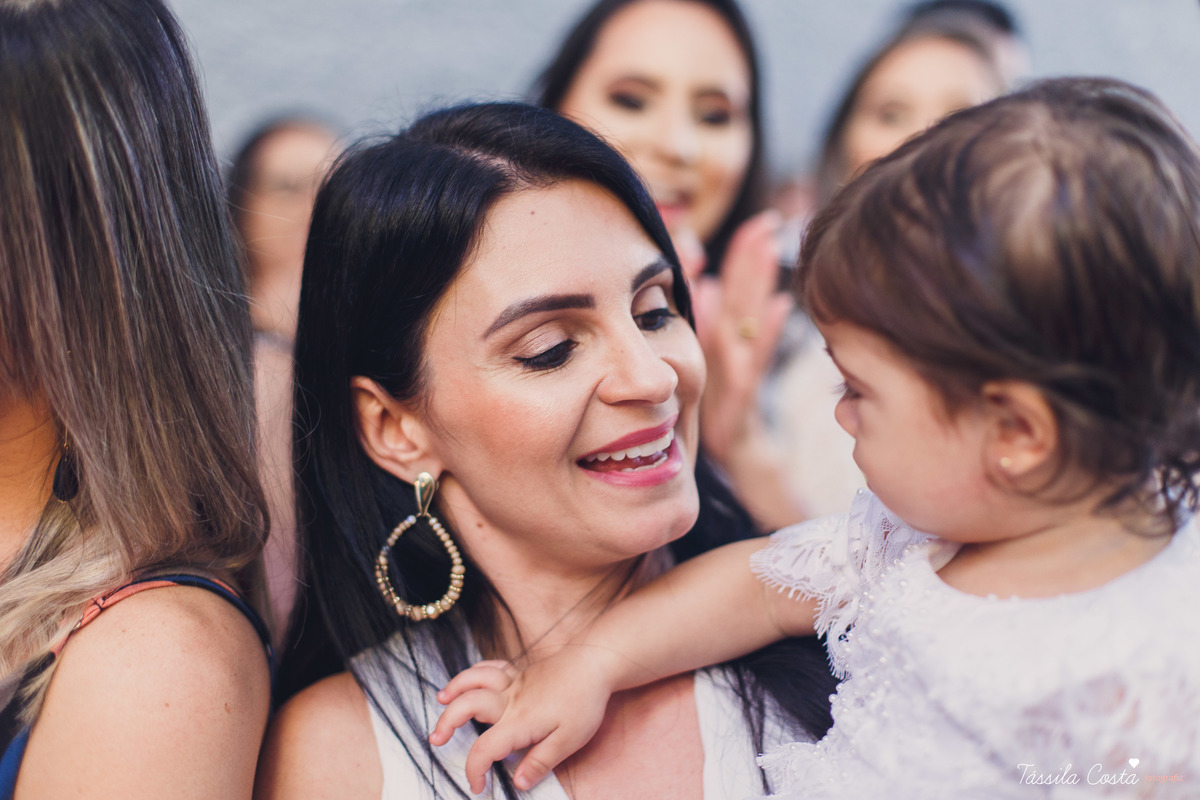 Batizado da Maya, na Capela Marítima na Prainha, em Vila Velha - ES, fotos de batizado na Praia da Costa, Maya e família, tássila costa fotografia, fotos de batismo no ES, look lindo para o dia do batismo