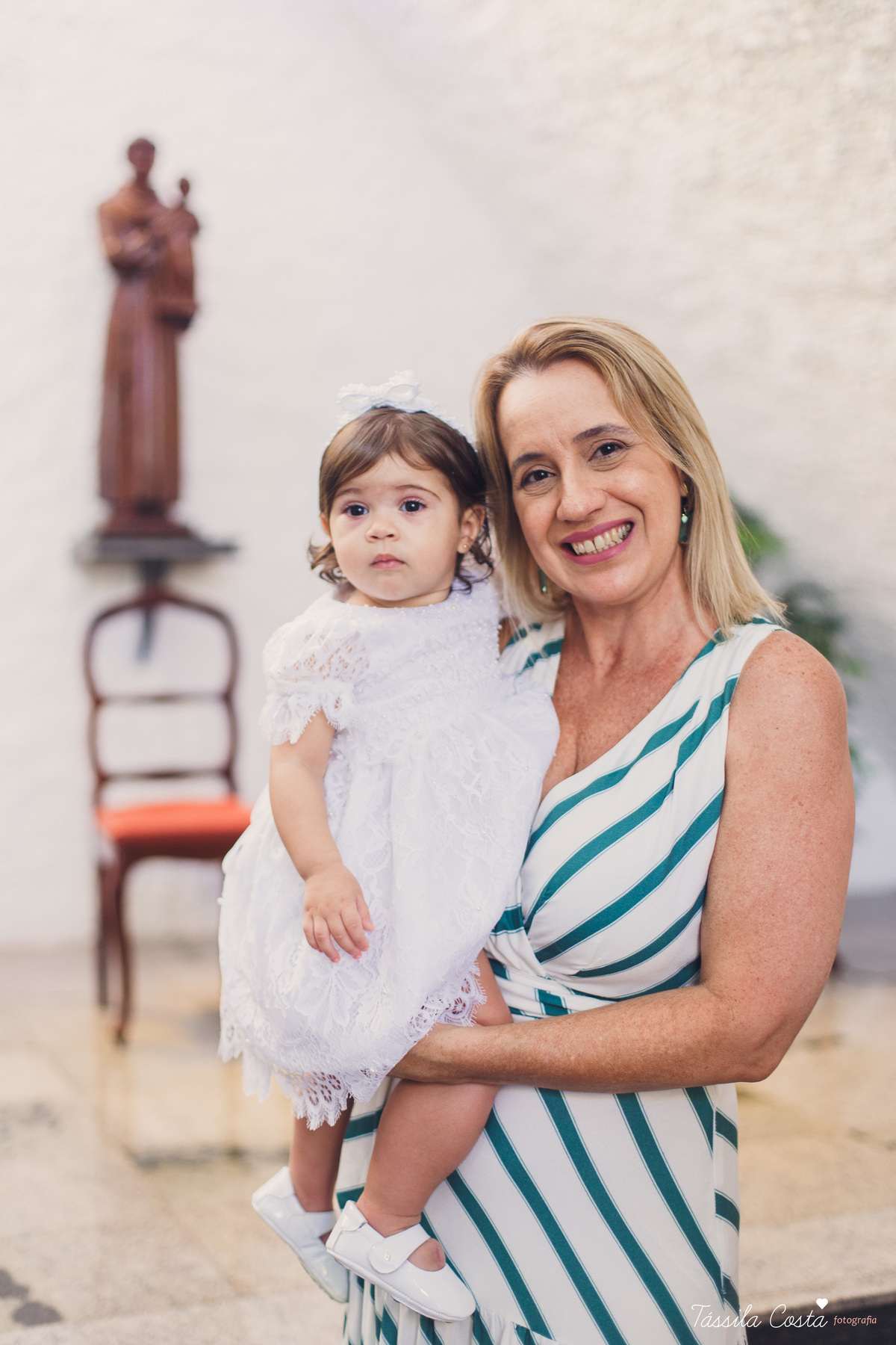 Batizado da Maya, na Capela Marítima na Prainha, em Vila Velha - ES, fotos de batizado na Praia da Costa, Maya e família, tássila costa fotografia, fotos de batismo no ES, look lindo para o dia do batismo