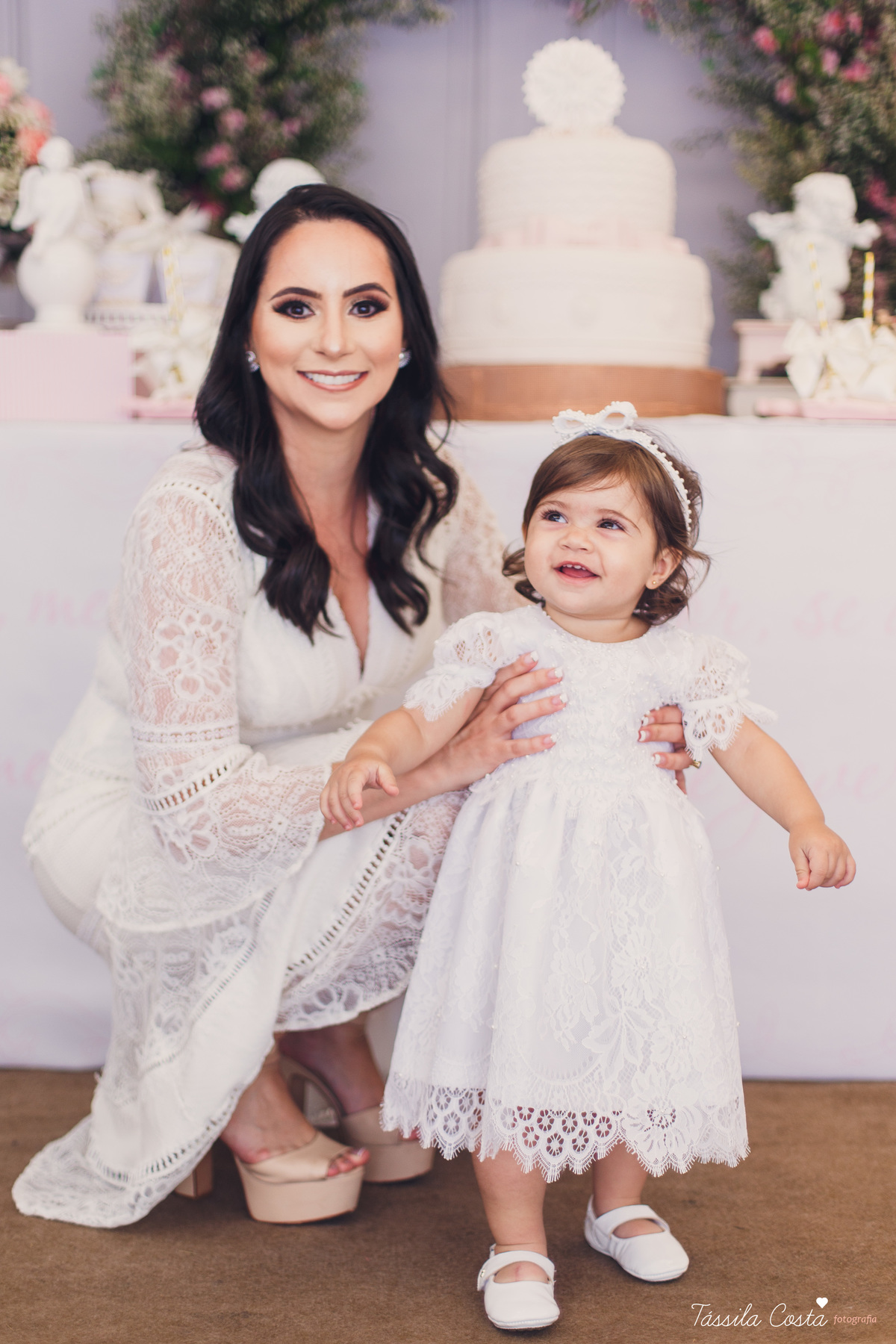 Batizado da Maya, na Capela Marítima na Prainha, em Vila Velha - ES, fotos de batizado na Praia da Costa, Maya e família, tássila costa fotografia, fotos de batismo no ES, look lindo para o dia do batismo