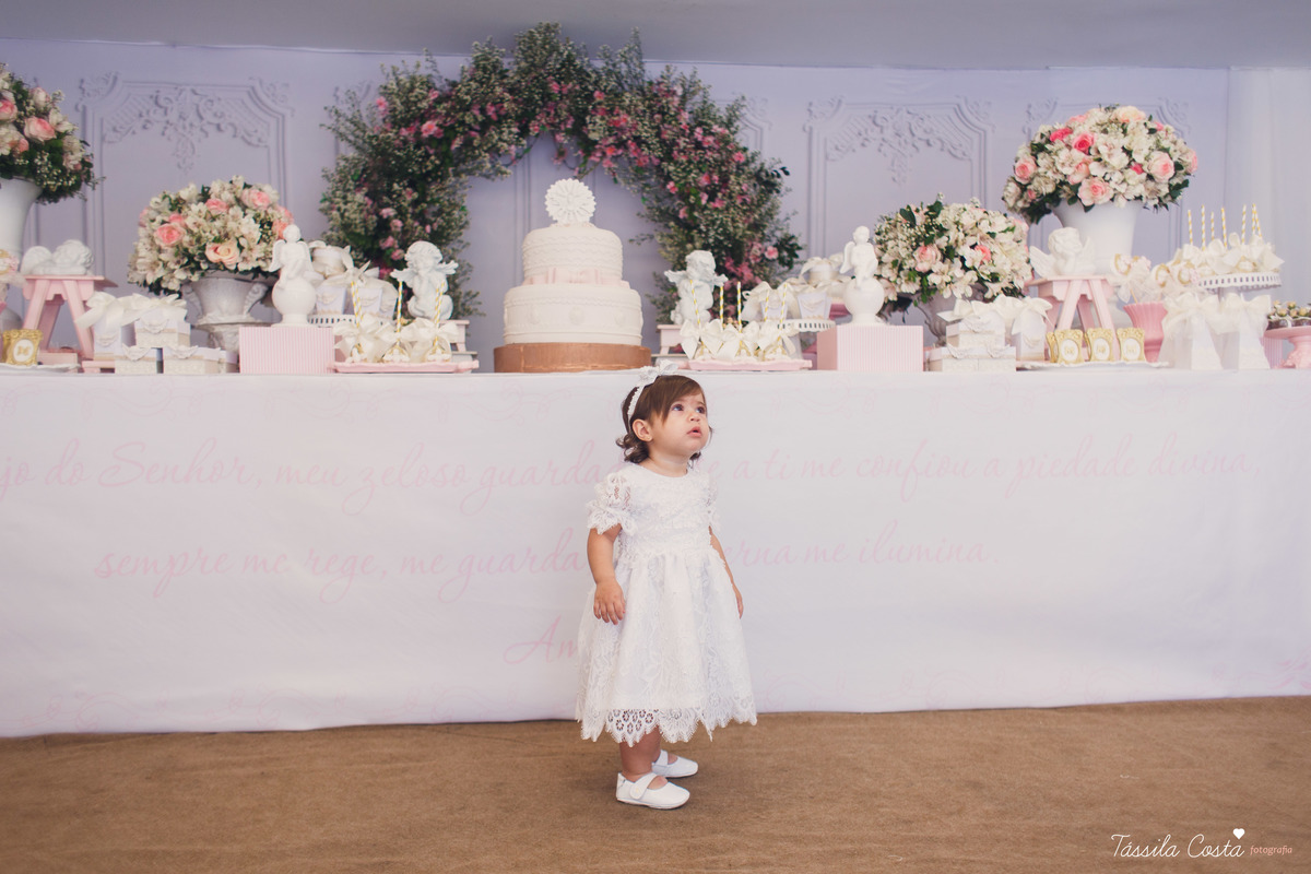 Batizado da Maya, na Capela Marítima na Prainha, em Vila Velha - ES, fotos de batizado na Praia da Costa, Maya e família, tássila costa fotografia, fotos de batismo no ES, look lindo para o dia do batismo