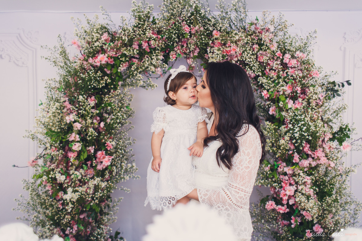 Batizado da Maya, na Capela Marítima na Prainha, em Vila Velha - ES, fotos de batizado na Praia da Costa, Maya e família, tássila costa fotografia, fotos de batismo no ES, look lindo para o dia do batismo
