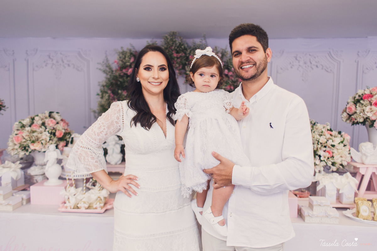 Batizado da Maya, na Capela Marítima na Prainha, em Vila Velha - ES, fotos de batizado na Praia da Costa, Maya e família, tássila costa fotografia, fotos de batismo no ES, look lindo para o dia do batismo