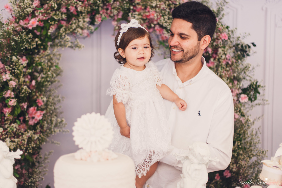 Batizado da Maya, na Capela Marítima na Prainha, em Vila Velha - ES, fotos de batizado na Praia da Costa, Maya e família, tássila costa fotografia, fotos de batismo no ES, look lindo para o dia do batismo