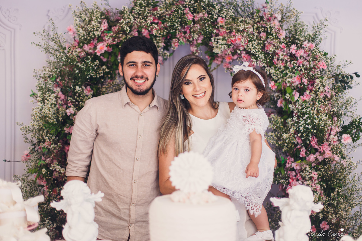 Batizado da Maya, na Capela Marítima na Prainha, em Vila Velha - ES, fotos de batizado na Praia da Costa, Maya e família, tássila costa fotografia, fotos de batismo no ES, look lindo para o dia do batismo