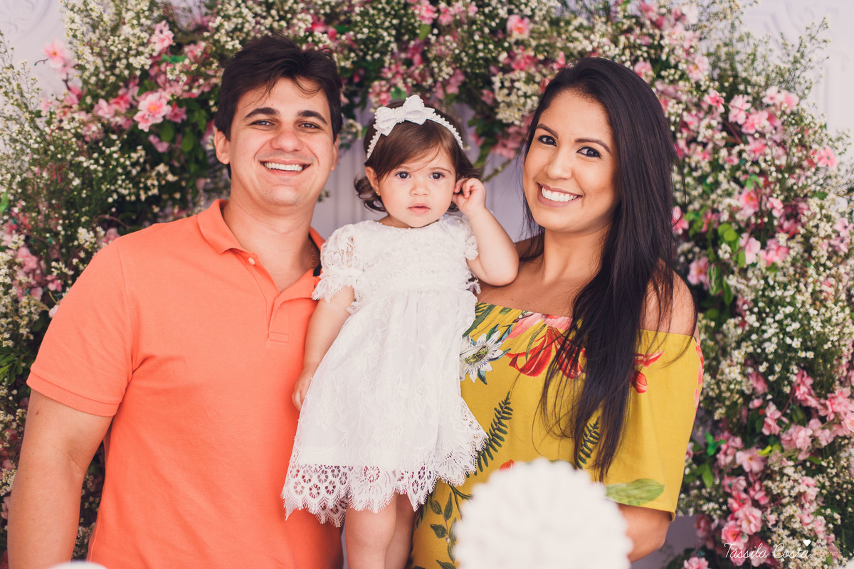 Batizado da Maya, na Capela Marítima na Prainha, em Vila Velha - ES, fotos de batizado na Praia da Costa, Maya e família, tássila costa fotografia, fotos de batismo no ES, look lindo para o dia do batismo