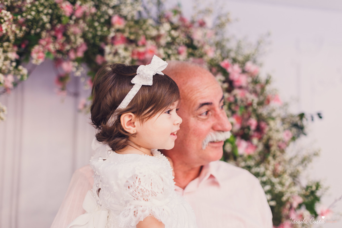 Batizado da Maya, na Capela Marítima na Prainha, em Vila Velha - ES, fotos de batizado na Praia da Costa, Maya e família, tássila costa fotografia, fotos de batismo no ES, look lindo para o dia do batismo