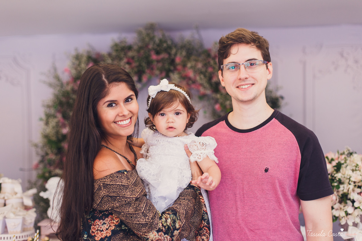 Batizado da Maya, na Capela Marítima na Prainha, em Vila Velha - ES, fotos de batizado na Praia da Costa, Maya e família, tássila costa fotografia, fotos de batismo no ES, look lindo para o dia do batismo