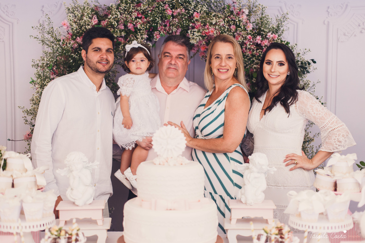 Batizado da Maya, na Capela Marítima na Prainha, em Vila Velha - ES, fotos de batizado na Praia da Costa, Maya e família, tássila costa fotografia, fotos de batismo no ES, look lindo para o dia do batismo