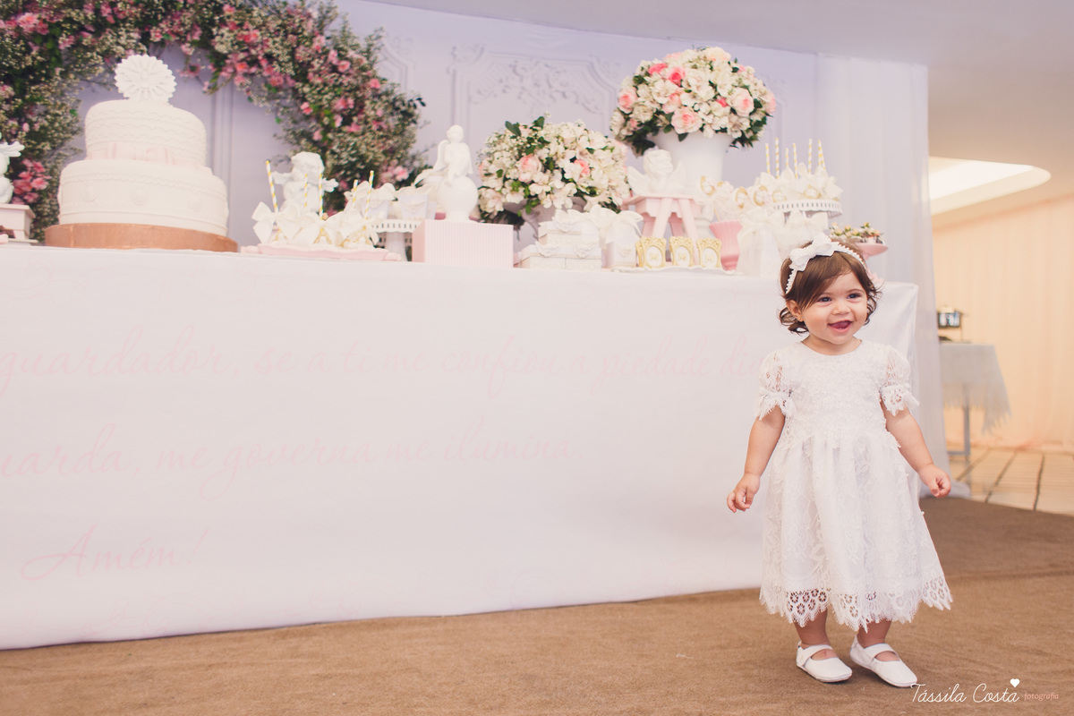 Batizado da Maya, na Capela Marítima na Prainha, em Vila Velha - ES, fotos de batizado na Praia da Costa, Maya e família, tássila costa fotografia, fotos de batismo no ES, look lindo para o dia do batismo