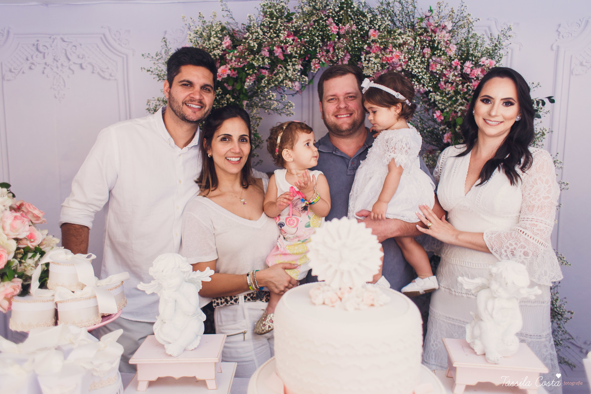 Batizado da Maya, na Capela Marítima na Prainha, em Vila Velha - ES, fotos de batizado na Praia da Costa, Maya e família, tássila costa fotografia, fotos de batismo no ES, look lindo para o dia do batismo