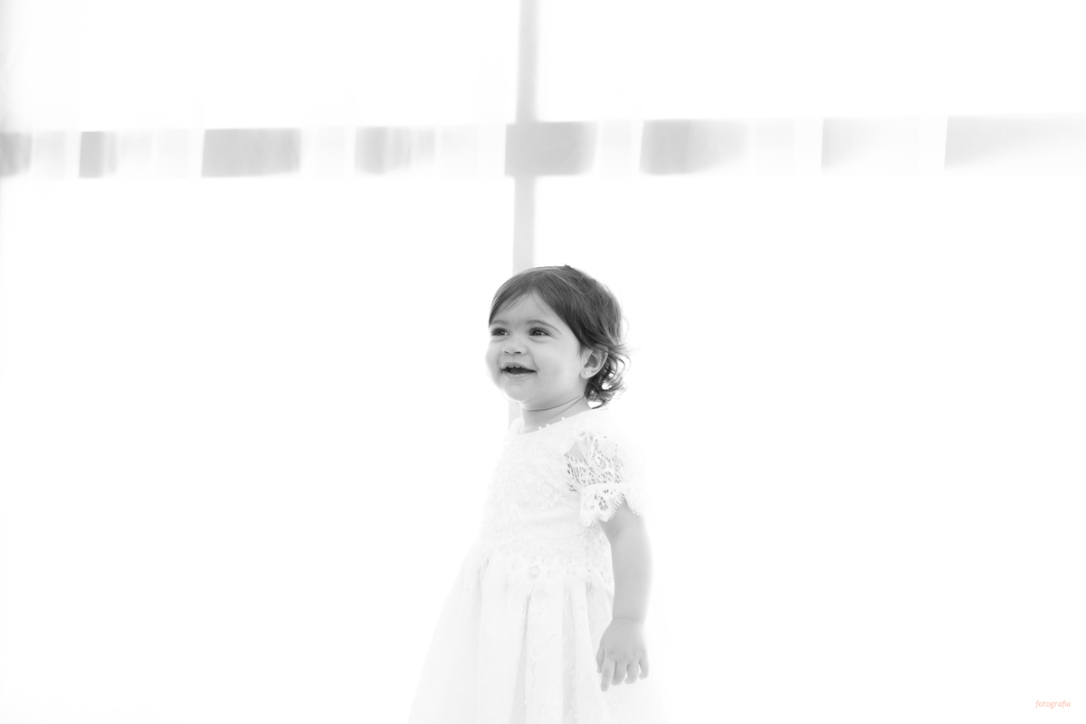 Batizado da Maya, na Capela Marítima na Prainha, em Vila Velha - ES, fotos de batizado na Praia da Costa, Maya e família, tássila costa fotografia, fotos de batismo no ES, look lindo para o dia do batismo