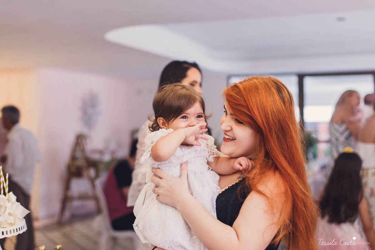 Batizado da Maya, na Capela Marítima na Prainha, em Vila Velha - ES, fotos de batizado na Praia da Costa, Maya e família, tássila costa fotografia, fotos de batismo no ES, look lindo para o dia do batismo