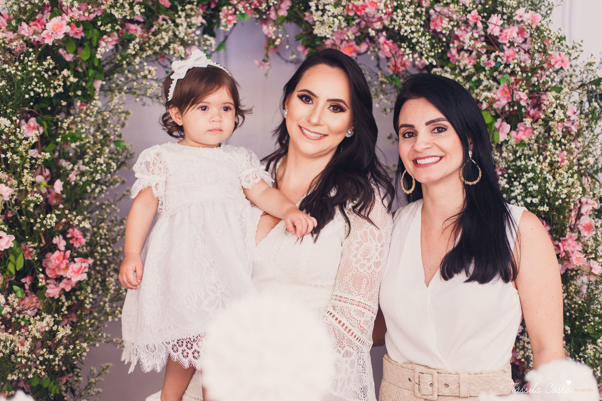 Batizado da Maya, na Capela Marítima na Prainha, em Vila Velha - ES, fotos de batizado na Praia da Costa, Maya e família, tássila costa fotografia, fotos de batismo no ES, look lindo para o dia do batismo