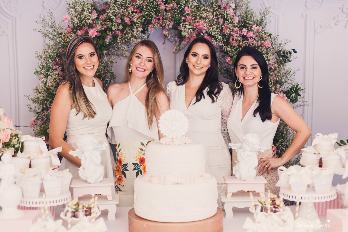 Batizado da Maya, na Capela Marítima na Prainha, em Vila Velha - ES, fotos de batizado na Praia da Costa, Maya e família, tássila costa fotografia, fotos de batismo no ES, look lindo para o dia do batismo