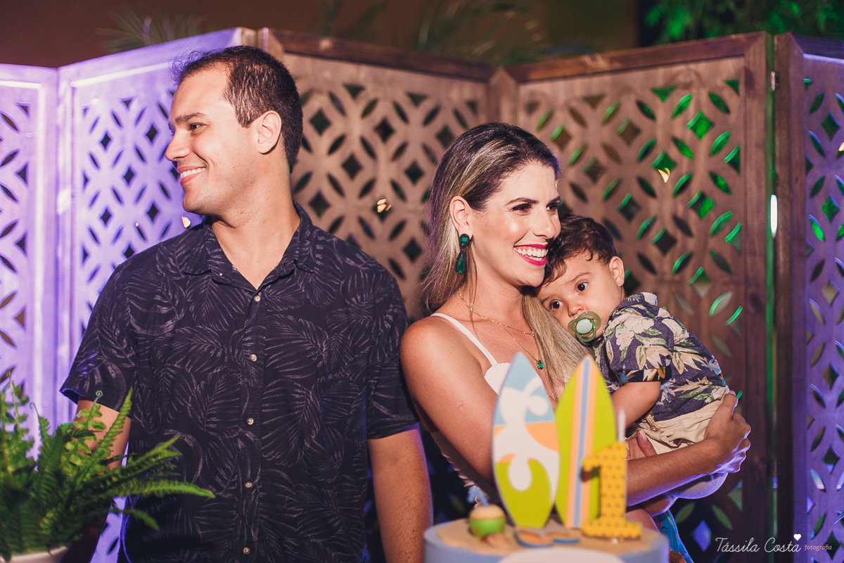 festa de aniversário tema Praia, festa de aniversário em Ponta da Fruta, Vila Velha ES, aniversário no quintal de casa, festa de menino, filho único, look lindo para aniversário durante o dia, aniversariante com look Zara, Shopping Vila Velha, tema Praia
