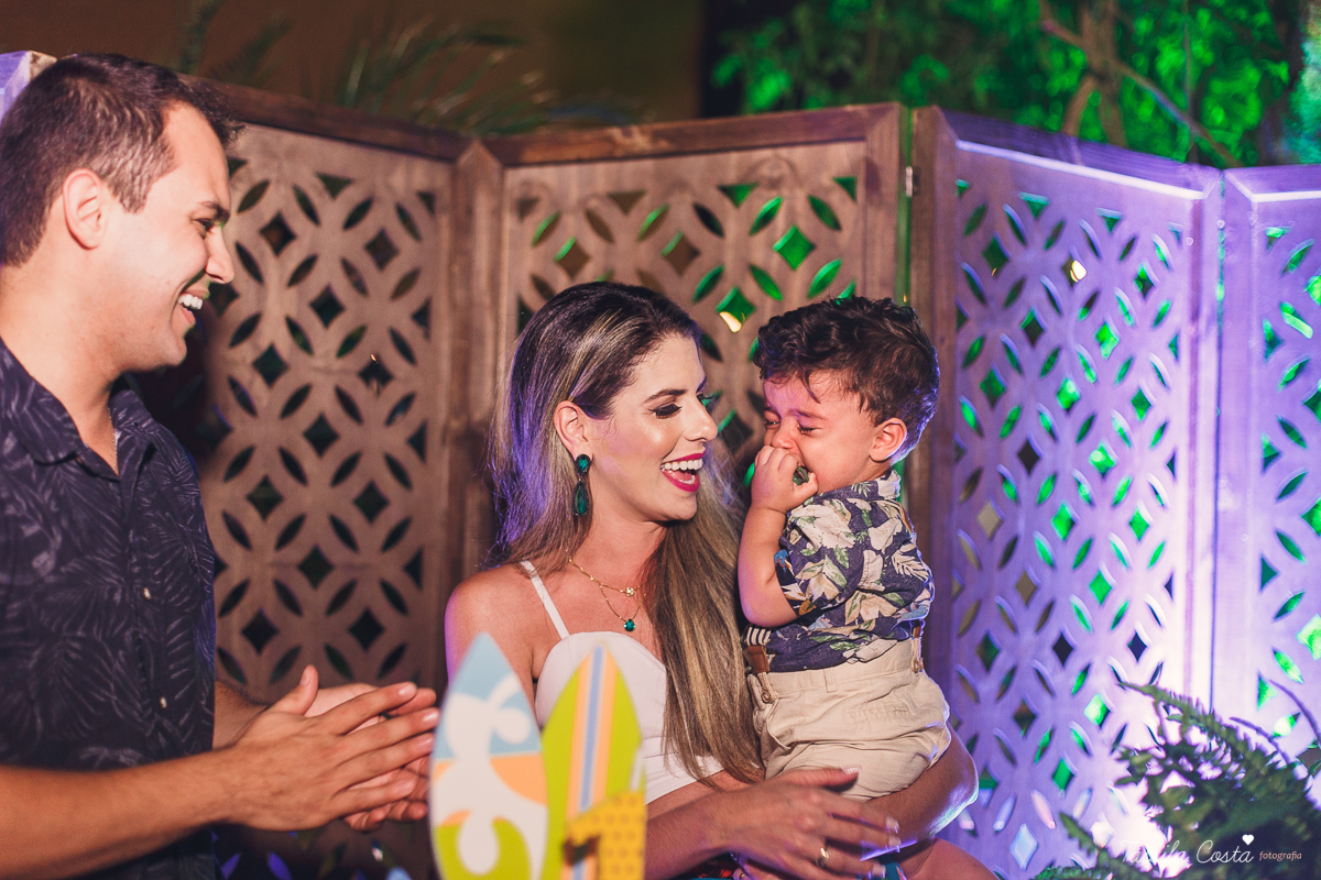 festa de aniversário tema Praia, festa de aniversário em Ponta da Fruta, Vila Velha ES, aniversário no quintal de casa, festa de menino, filho único, look lindo para aniversário durante o dia, aniversariante com look Zara, Shopping Vila Velha, tema Praia