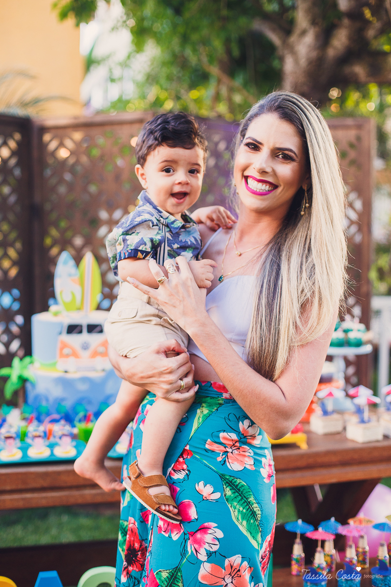 festa de aniversário tema Praia, festa de aniversário em Ponta da Fruta, Vila Velha ES, aniversário no quintal de casa, festa de menino, filho único, look lindo para aniversário durante o dia, aniversariante com look Zara, Shopping Vila Velha, tema Praia