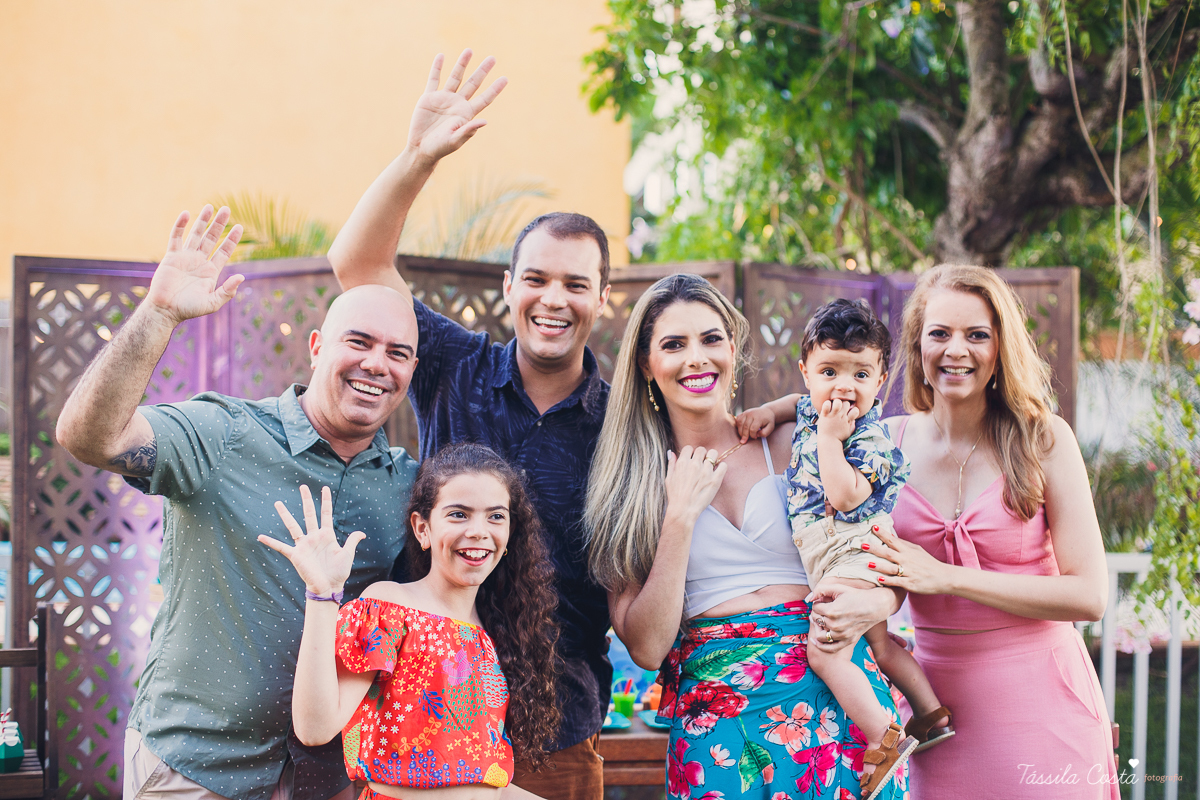 festa de aniversário tema Praia, festa de aniversário em Ponta da Fruta, Vila Velha ES, aniversário no quintal de casa, festa de menino, filho único, look lindo para aniversário durante o dia, aniversariante com look Zara, Shopping Vila Velha, tema Praia