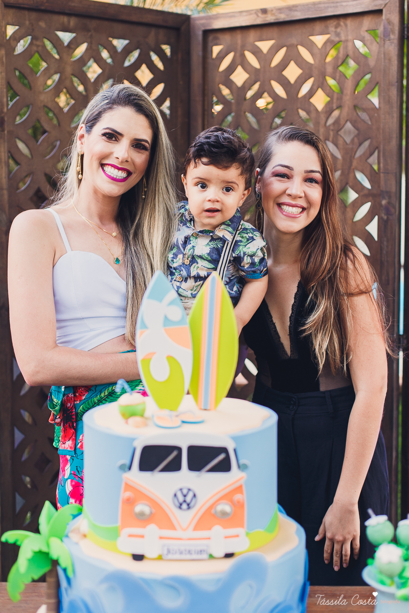 festa de aniversário tema Praia, festa de aniversário em Ponta da Fruta, Vila Velha ES, aniversário no quintal de casa, festa de menino, filho único, look lindo para aniversário durante o dia, aniversariante com look Zara, Shopping Vila Velha, tema Praia