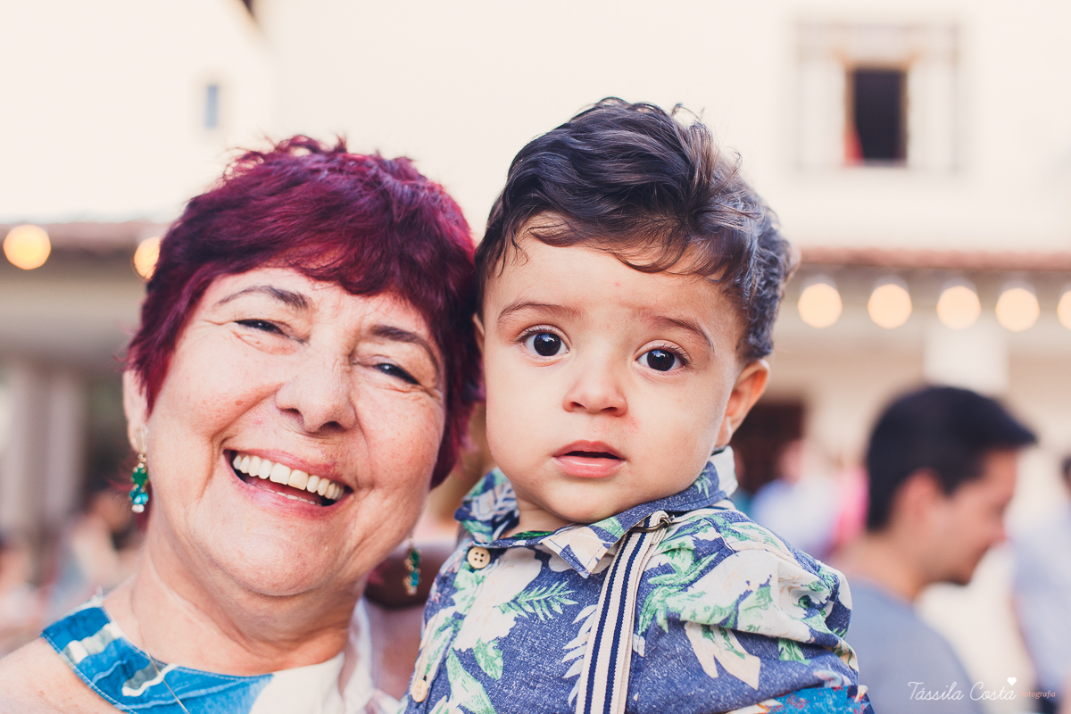 festa de aniversário tema Praia, festa de aniversário em Ponta da Fruta, Vila Velha ES, aniversário no quintal de casa, festa de menino, filho único, look lindo para aniversário durante o dia, aniversariante com look Zara, Shopping Vila Velha, tema Praia