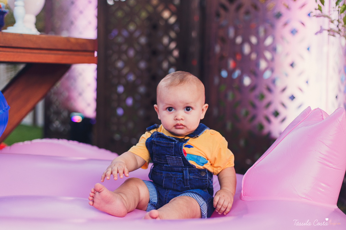 festa de aniversário tema Praia, festa de aniversário em Ponta da Fruta, Vila Velha ES, aniversário no quintal de casa, festa de menino, filho único, look lindo para aniversário durante o dia, aniversariante com look Zara, Shopping Vila Velha, tema Praia