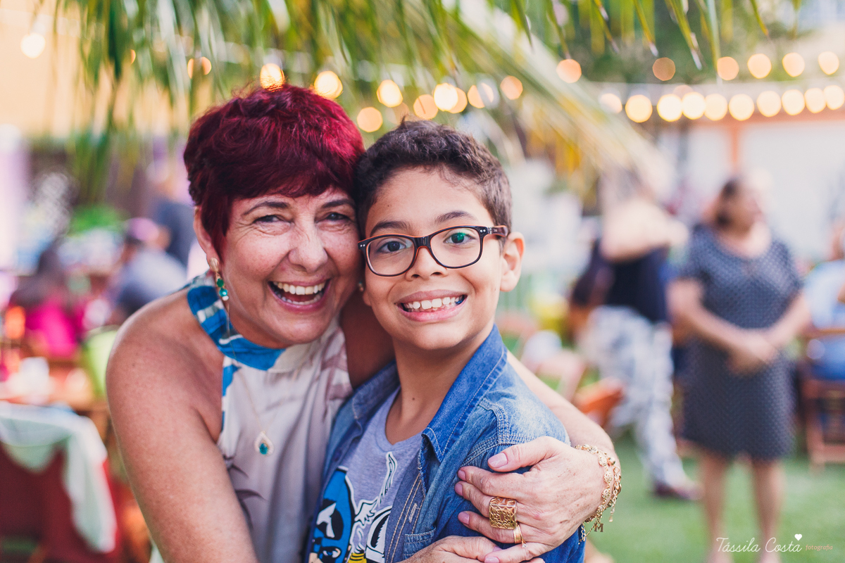 festa de aniversário tema Praia, festa de aniversário em Ponta da Fruta, Vila Velha ES, aniversário no quintal de casa, festa de menino, filho único, look lindo para aniversário durante o dia, aniversariante com look Zara, Shopping Vila Velha, tema Praia