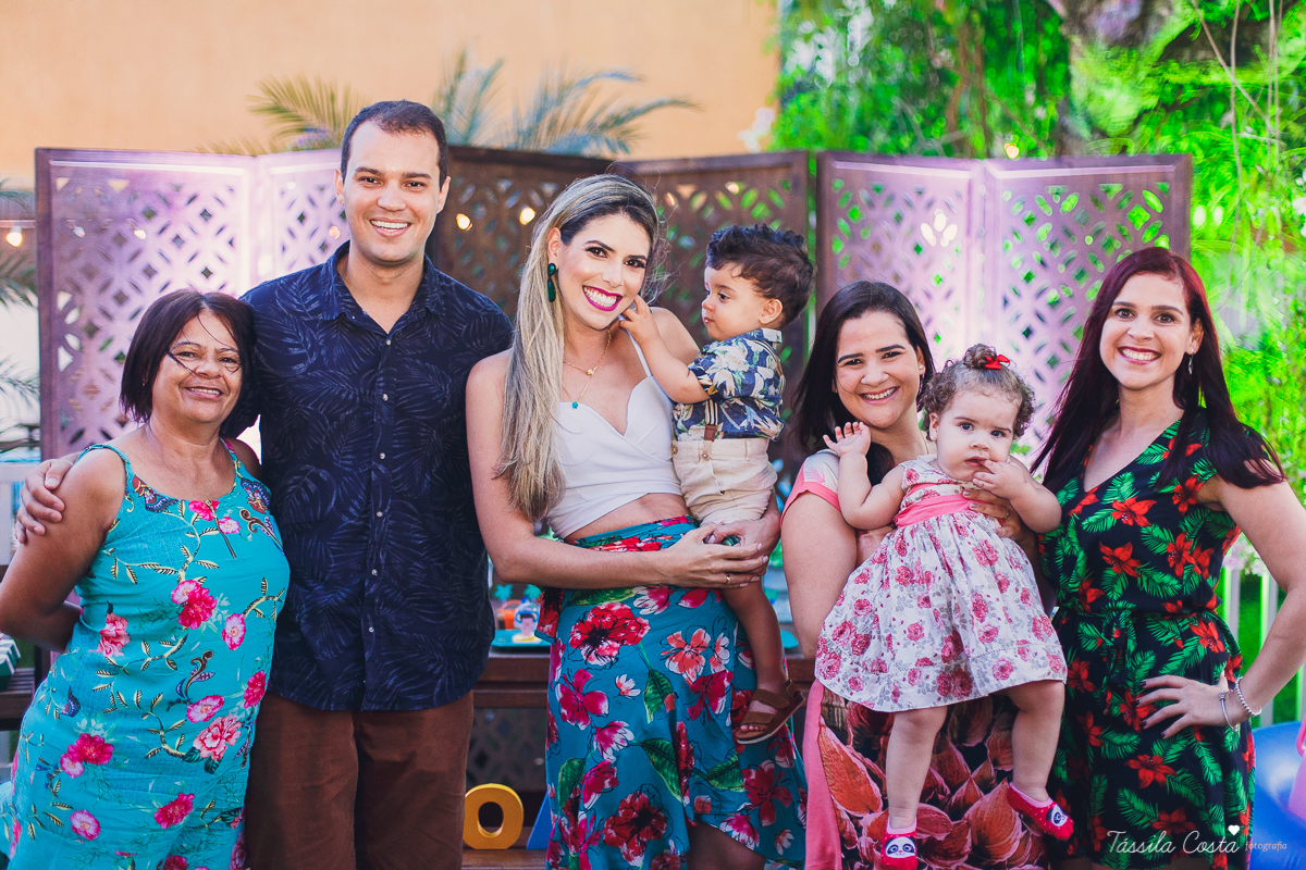 festa de aniversário tema Praia, festa de aniversário em Ponta da Fruta, Vila Velha ES, aniversário no quintal de casa, festa de menino, filho único, look lindo para aniversário durante o dia, aniversariante com look Zara, Shopping Vila Velha, tema Praia