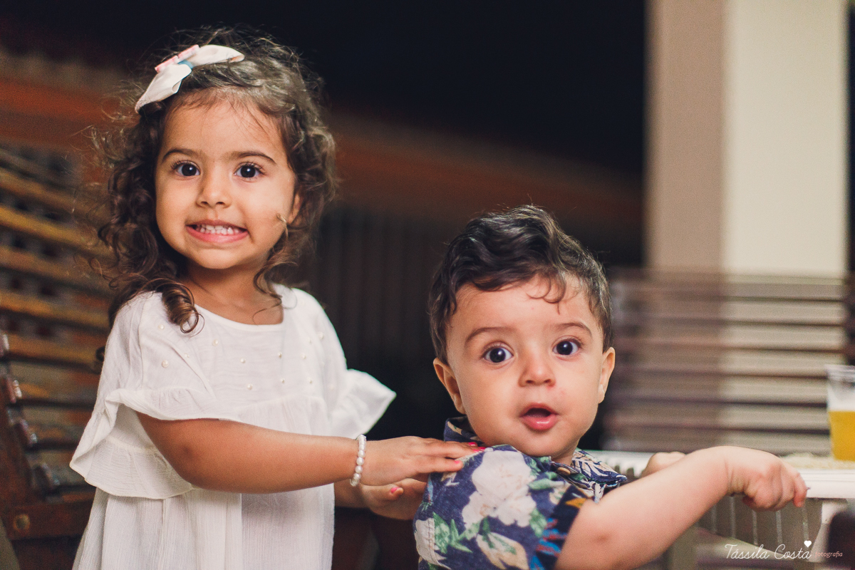 festa de aniversário tema Praia, festa de aniversário em Ponta da Fruta, Vila Velha ES, aniversário no quintal de casa, festa de menino, filho único, look lindo para aniversário durante o dia, aniversariante com look Zara, Shopping Vila Velha, tema Praia