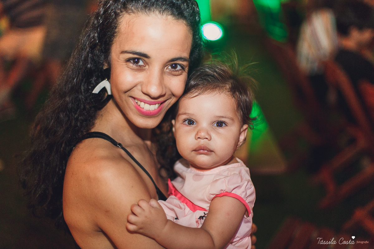 festa de aniversário tema Praia, festa de aniversário em Ponta da Fruta, Vila Velha ES, aniversário no quintal de casa, festa de menino, filho único, look lindo para aniversário durante o dia, aniversariante com look Zara, Shopping Vila Velha, tema Praia