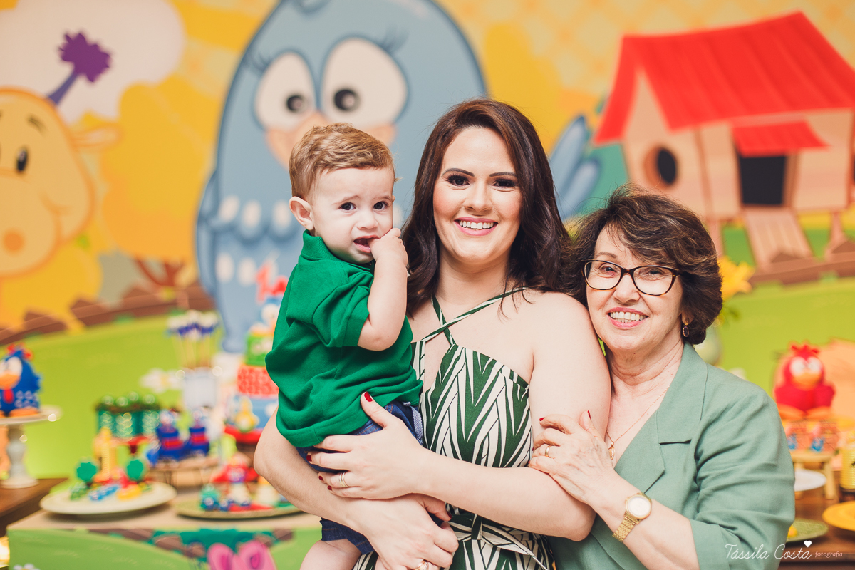 fotografia de festa infantil. no Cerimonial O Mais Legal, em Vitória, Bairro de Fátima, festa de menino, decoração da Galinha Pintadinha, do Cerimonial O Mais Legal, fotos lindas de aniversário infantil em Vitória ES, o que vestir no aniversário do filho