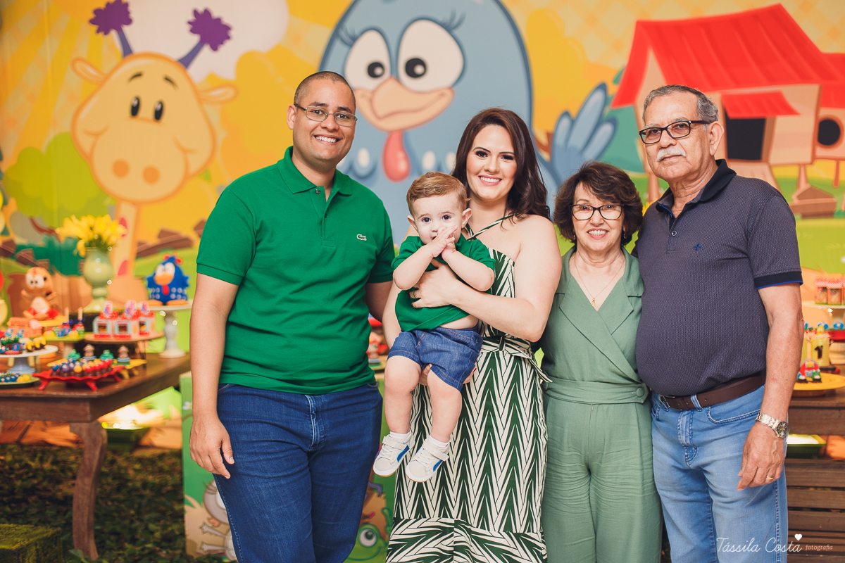 fotografia de festa infantil. no Cerimonial O Mais Legal, em Vitória, Bairro de Fátima, festa de menino, decoração da Galinha Pintadinha, do Cerimonial O Mais Legal, fotos lindas de aniversário infantil em Vitória ES, o que vestir no aniversário do filho