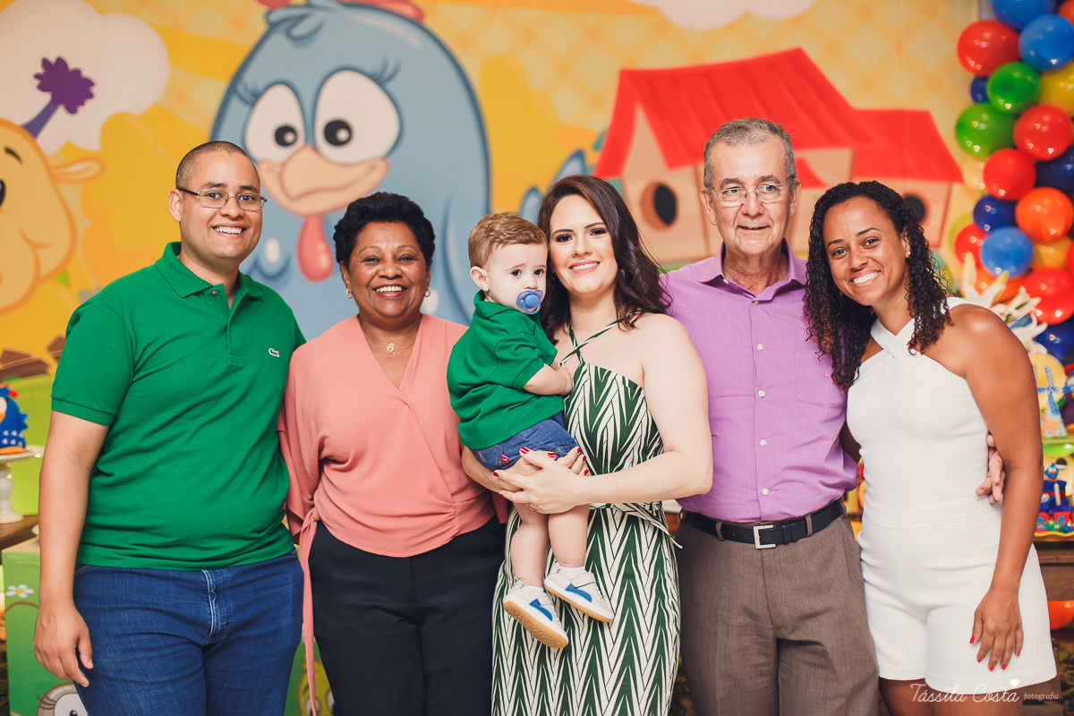 fotografia de festa infantil. no Cerimonial O Mais Legal, em Vitória, Bairro de Fátima, festa de menino, decoração da Galinha Pintadinha, do Cerimonial O Mais Legal, fotos lindas de aniversário infantil em Vitória ES, o que vestir no aniversário do filho