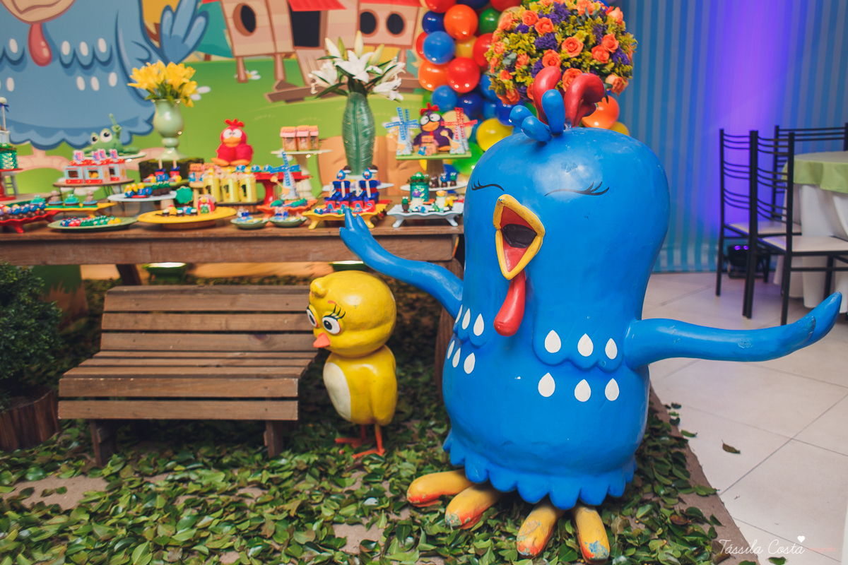 fotografia de festa infantil. no Cerimonial O Mais Legal, em Vitória, Bairro de Fátima, festa de menino, decoração da Galinha Pintadinha, do Cerimonial O Mais Legal, fotos lindas de aniversário infantil em Vitória ES, o que vestir no aniversário do filho