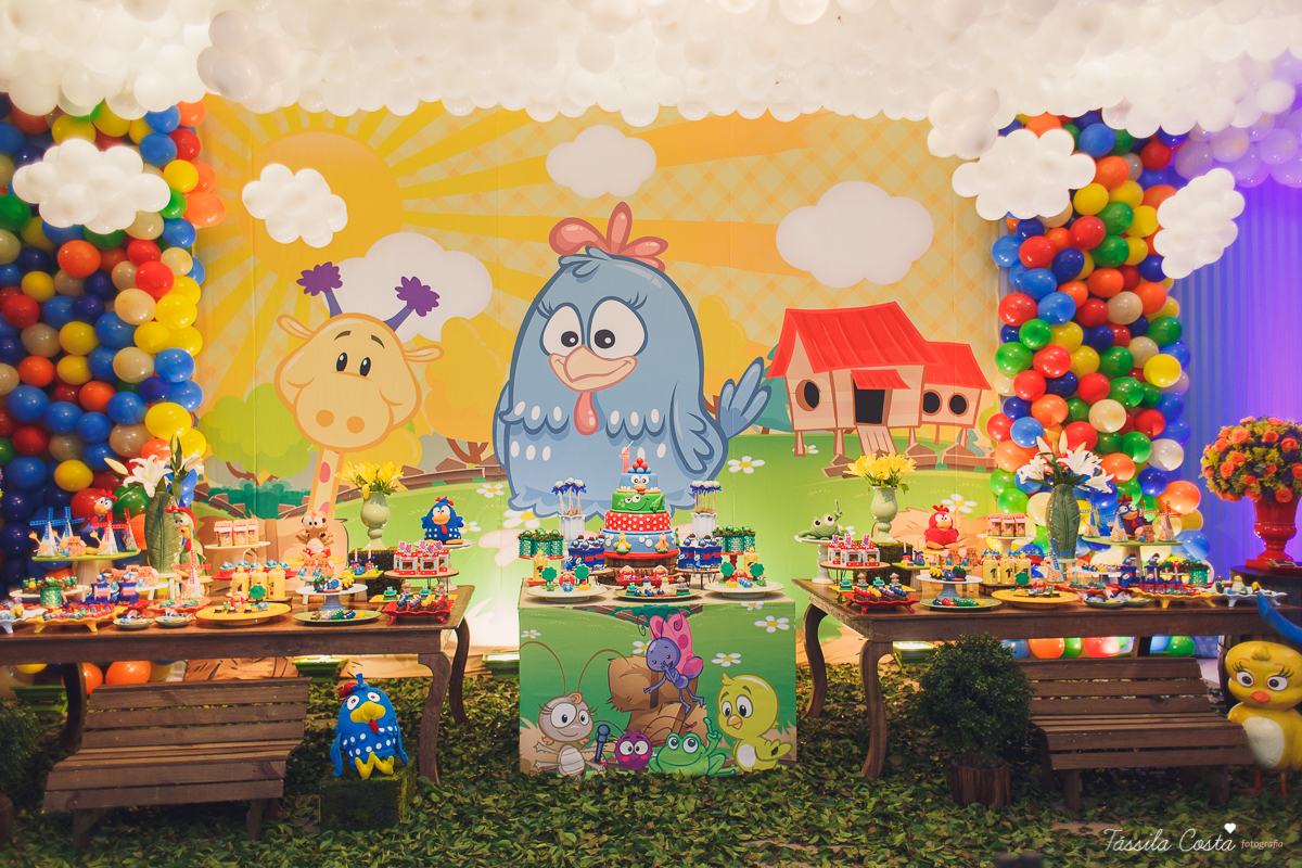 fotografia de festa infantil. no Cerimonial O Mais Legal, em Vitória, Bairro de Fátima, festa de menino, decoração da Galinha Pintadinha, do Cerimonial O Mais Legal, fotos lindas de aniversário infantil em Vitória ES, o que vestir no aniversário do filho