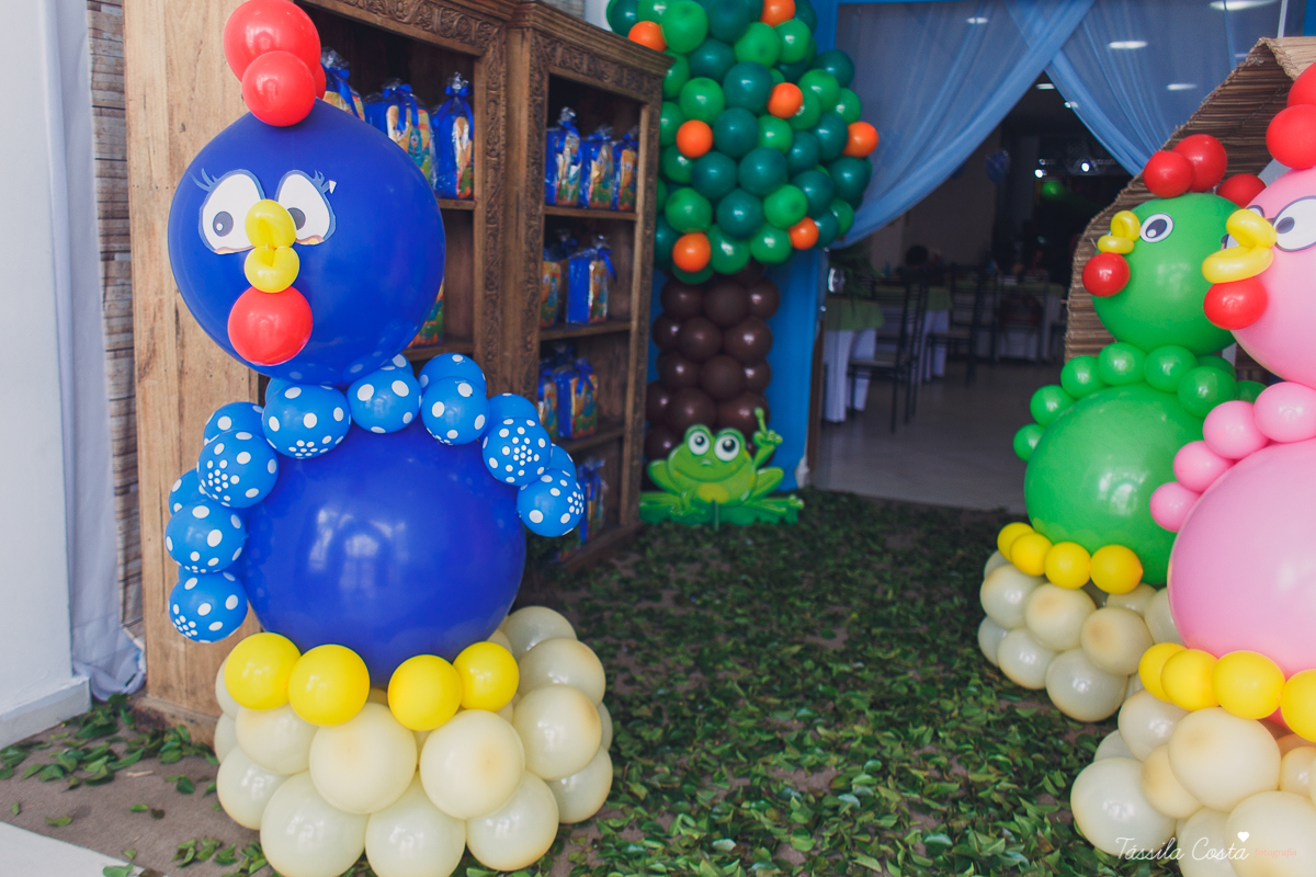 fotografia de festa infantil. no Cerimonial O Mais Legal, em Vitória, Bairro de Fátima, festa de menino, decoração da Galinha Pintadinha, do Cerimonial O Mais Legal, fotos lindas de aniversário infantil em Vitória ES, o que vestir no aniversário do filho